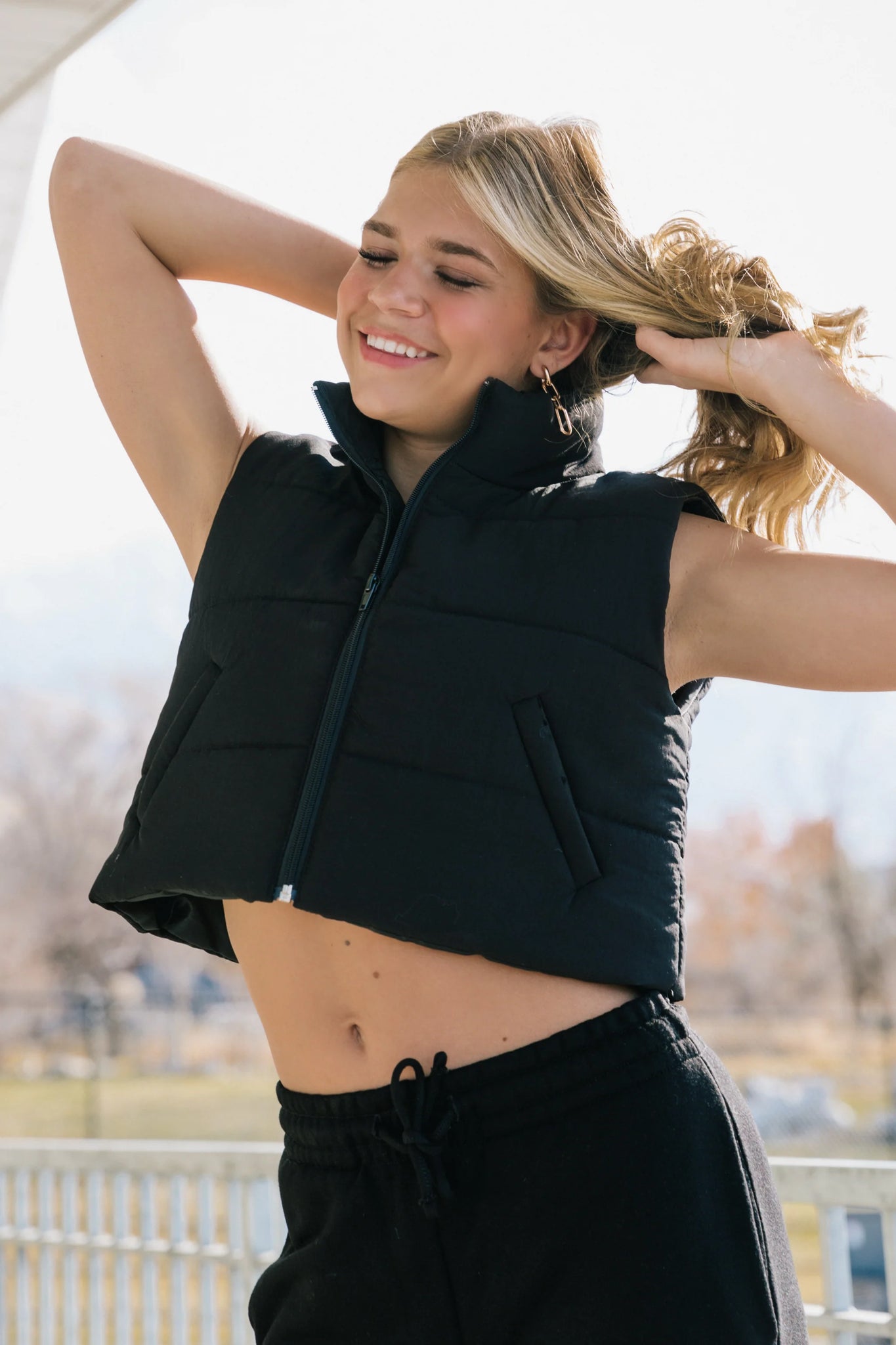 Tiger Friday Cropped Puffer Vest / Black